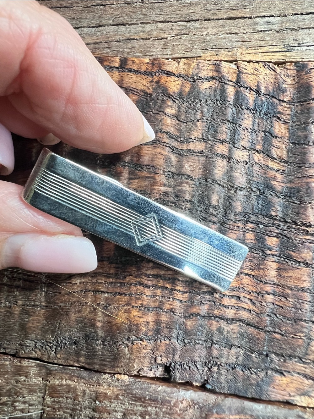 Silver-Tone Men's Tie Clip with Linear Detail